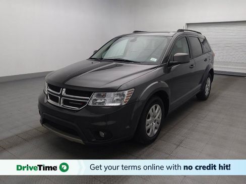 Used 2019 Dodge Journey SE FWD image 1