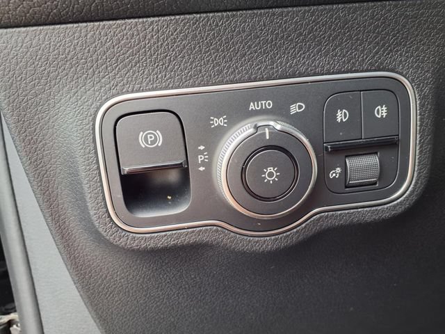 Used 2024 Mercedes-Benz GLB 250 4MATIC image 25