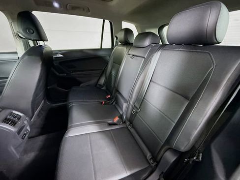 Used 2019 Volkswagen Tiguan SE w/ Panoramic Sunroof Package AWD/4WD image 26