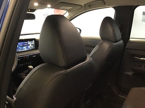 Used 2025 Nissan Kicks SR image 15