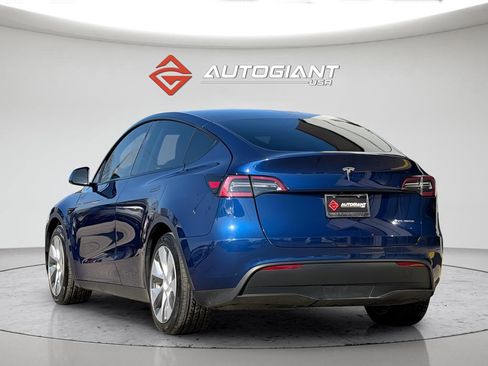 Used 2020 Tesla Model Y Long Range image 9