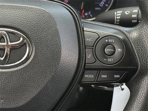 Used 2019 Toyota RAV4 LE w/ Carpet Mat Package image 15