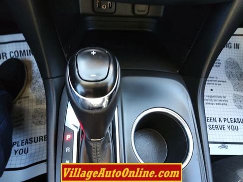 Used 2018 Chevrolet Equinox LT image 42