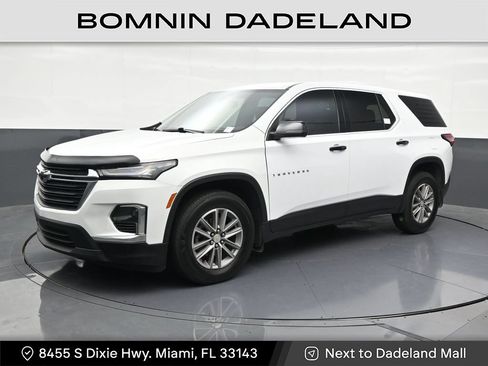 Used 2023 Chevrolet Traverse LS FWD image 1
