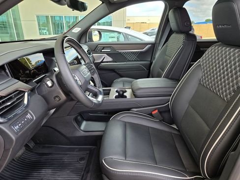 Used 2025 GMC Acadia Denali w/ Super Cruise Package AWD/4WD image 9