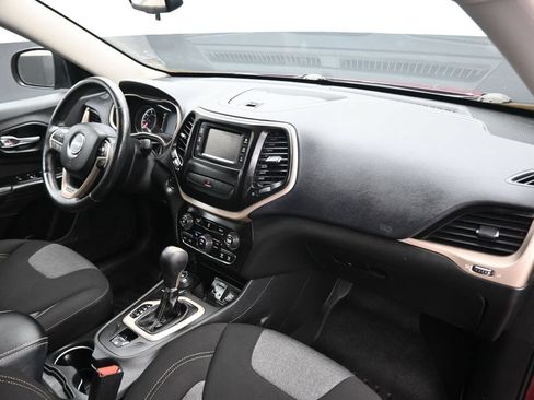 Used 2014 Jeep Cherokee Sport w/ Cold Weather Group AWD/4WD image 42