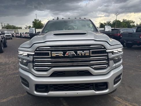 New 2026 RAM 2500 Laramie AWD/4WD image 9