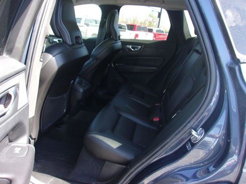 Used 2024 Volvo XC60 B5 Core image 9