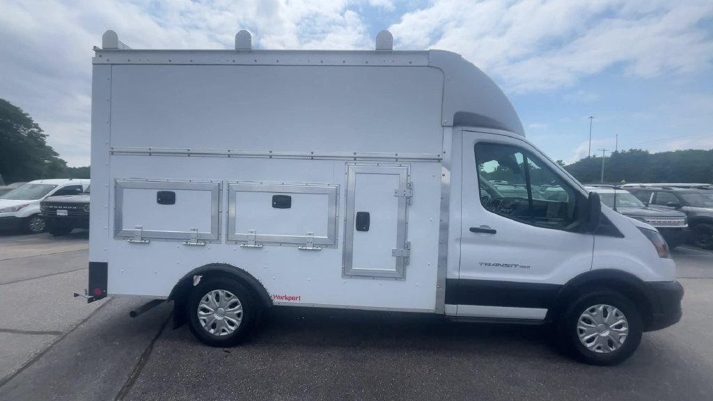 Certified 2024 Ford Transit 350 w/ Exterior Upgrade Package RWD image 18