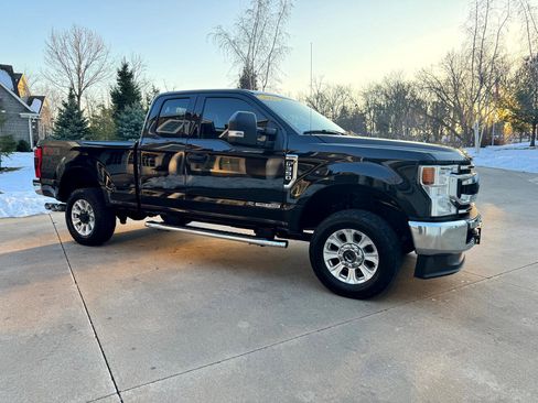 Used 2020 Ford F350 XLT w/ FX4 Off-Road Package image 8
