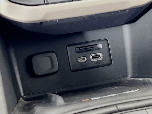 Used 2023 GMC Acadia Denali w/ Denali Ultimate Package image 21