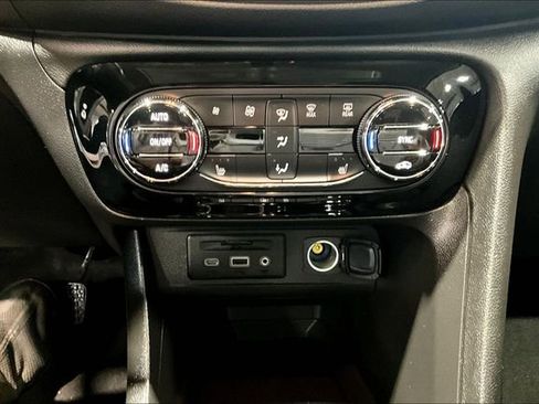 Used 2020 Buick Encore GX Essence w/ Experience Buick Package FWD image 14