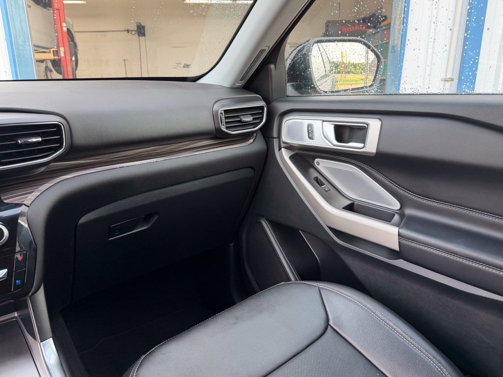 Used 2023 Ford Explorer Limited w/ Limited Technology Package AWD/4WD image 24