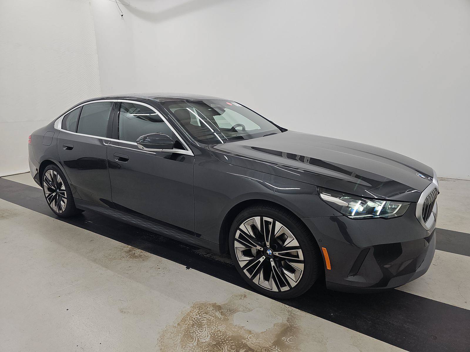 Certified 2026 BMW 530i RWD image 3