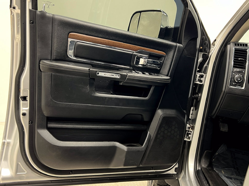 Used 2015 RAM 2500 Laramie AWD/4WD image 16