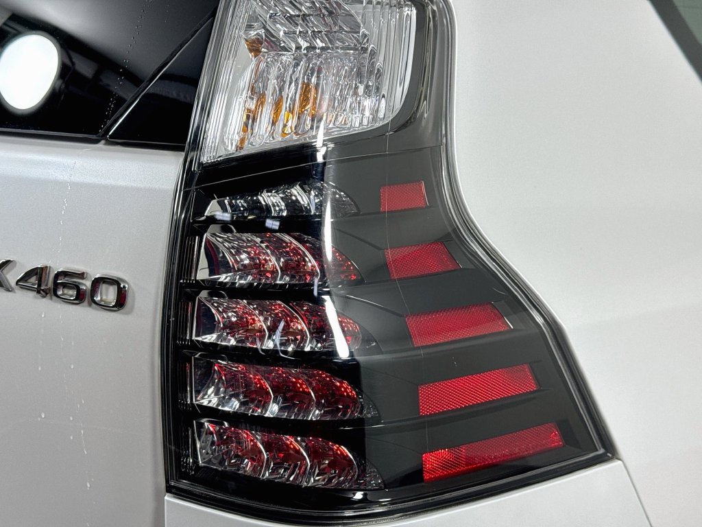 Used 2023 Lexus GX 460 Premium w/ Accessory Package AWD/4WD image 33