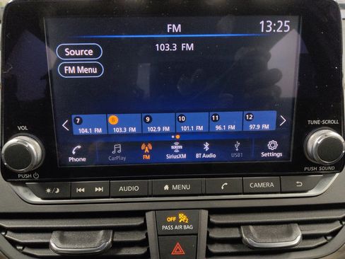 Used 2024 Nissan Altima 2.5 SV image 25