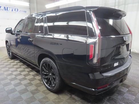 Used 2023 Cadillac Escalade ESV Sport image 5