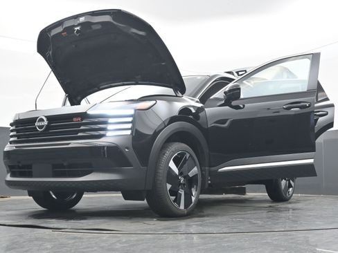 New 2026 Nissan Kicks SR w/ Cold Weather Package image 39