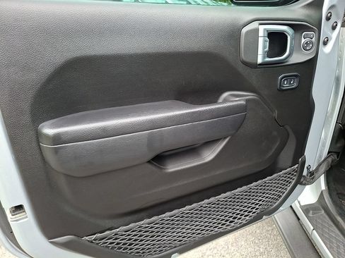 Used 2022 Jeep Wrangler Unlimited Sport AWD/4WD image 14