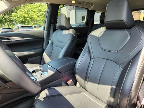 Certified 2026 INFINITI QX60 Luxe w/ Cargo Package AWD/4WD image 7