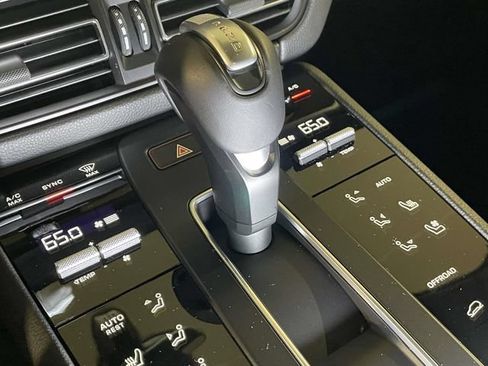 Certified 2026 Porsche Macan AWD/4WD image 37