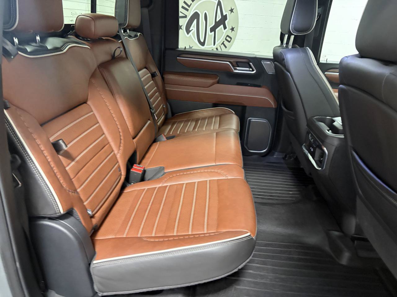 Used 2025 GMC Sierra 3500 Denali Ultimate AWD/4WD image 26