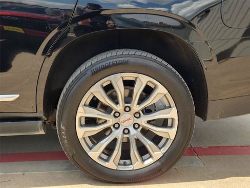 Used 2022 GMC Yukon Denali w/ Denali Premium Package AWD/4WD image 33