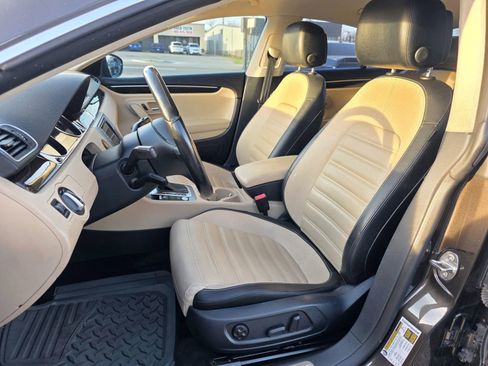 Used 2017 Volkswagen CC Sport image 8