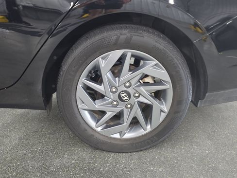 Used 2024 Hyundai Elantra SEL FWD image 31