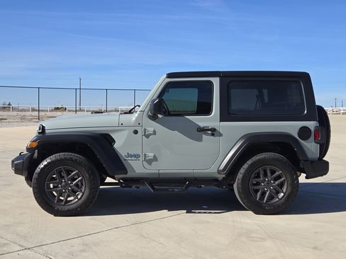 Used 2024 Jeep Wrangler Sport S image 5