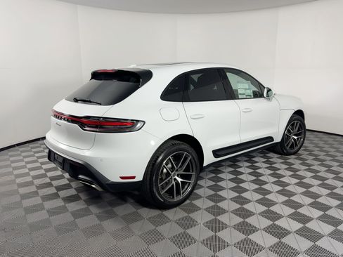 Used 2026 Porsche Macan AWD/4WD image 9