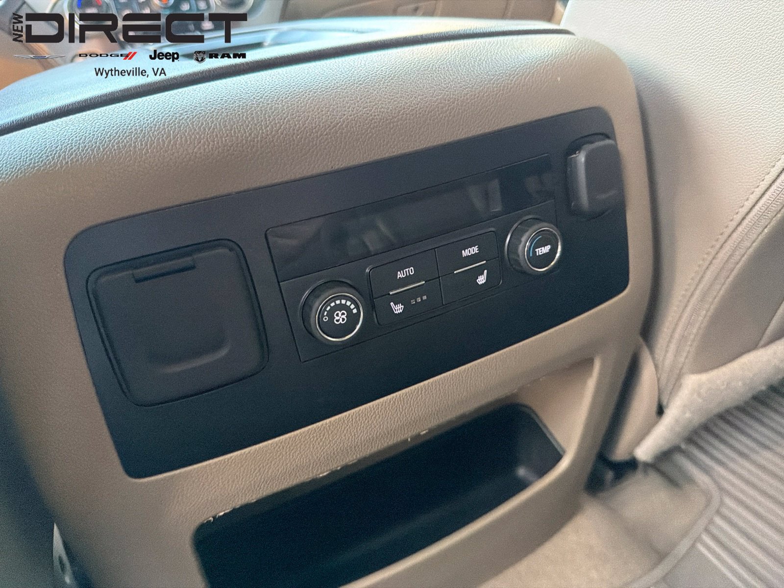 Used 2019 Chevrolet Tahoe LT w/ Luxury Package AWD/4WD image 28