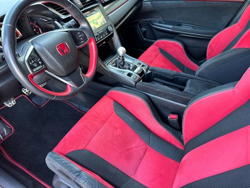 Used 2018 Honda Civic Type R image 9