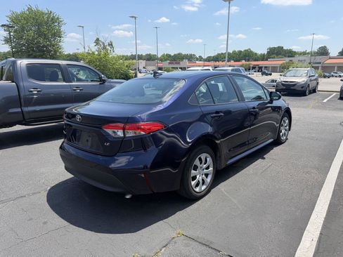 Used 2023 Toyota Corolla LE FWD image 7