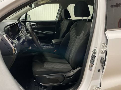 Used 2021 Kia Sorento LX FWD image 14