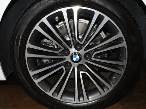 Used 2020 BMW 530i w/ Premium Package RWD image 68
