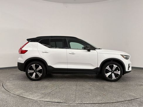 Used 2023 Volvo XC40 Recharge Core AWD/4WD image 8