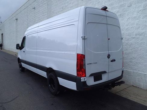 New 2025 Mercedes-Benz Sprinter 4500 image 4
