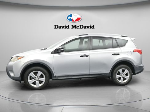 Used 2013 Toyota RAV4 XLE FWD image 5
