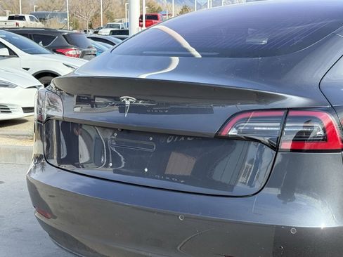Used 2018 Tesla Model 3 Long Range image 32