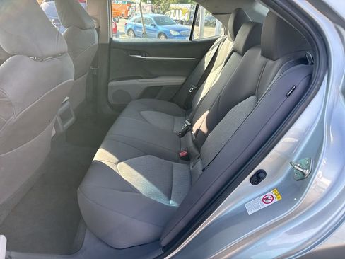 Used 2018 Toyota Camry LE image 15