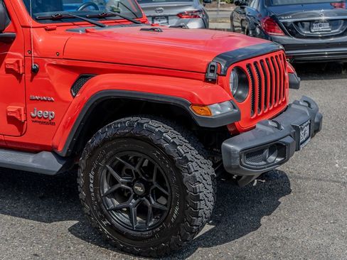 Used 2021 Jeep Wrangler Unlimited Sahara w/ Uconnect 4C Nav & Sound Group image 12