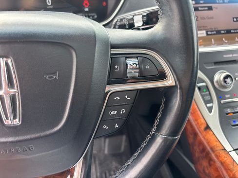 Used 2019 Lincoln Nautilus Reserve AWD/4WD image 18