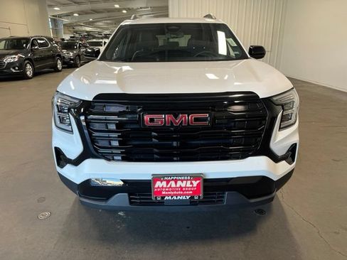 Used 2026 GMC Terrain Elevation w/ Elevation Premium Package FWD image 8