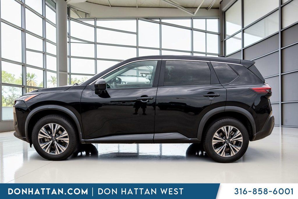 Used 2023 Nissan Rogue SV FWD image 2