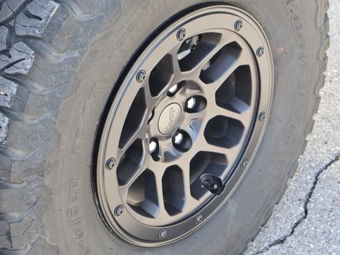 Used 2023 Jeep Wrangler Unlimited Sport AWD/4WD image 40