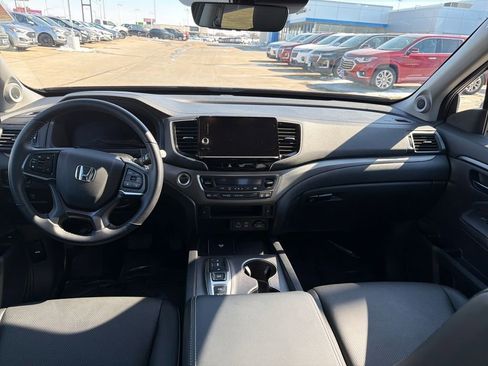 Certified 2025 Honda Ridgeline RTL image 16