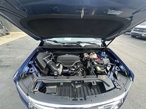 Used 2023 GMC Acadia SLT image 32