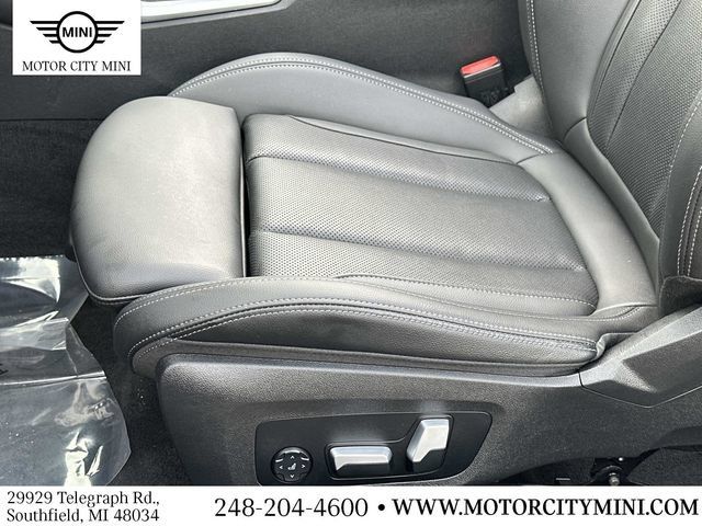 Used 2024 BMW 430i xDrive Convertible w/ M Sport Package AWD/4WD image 19